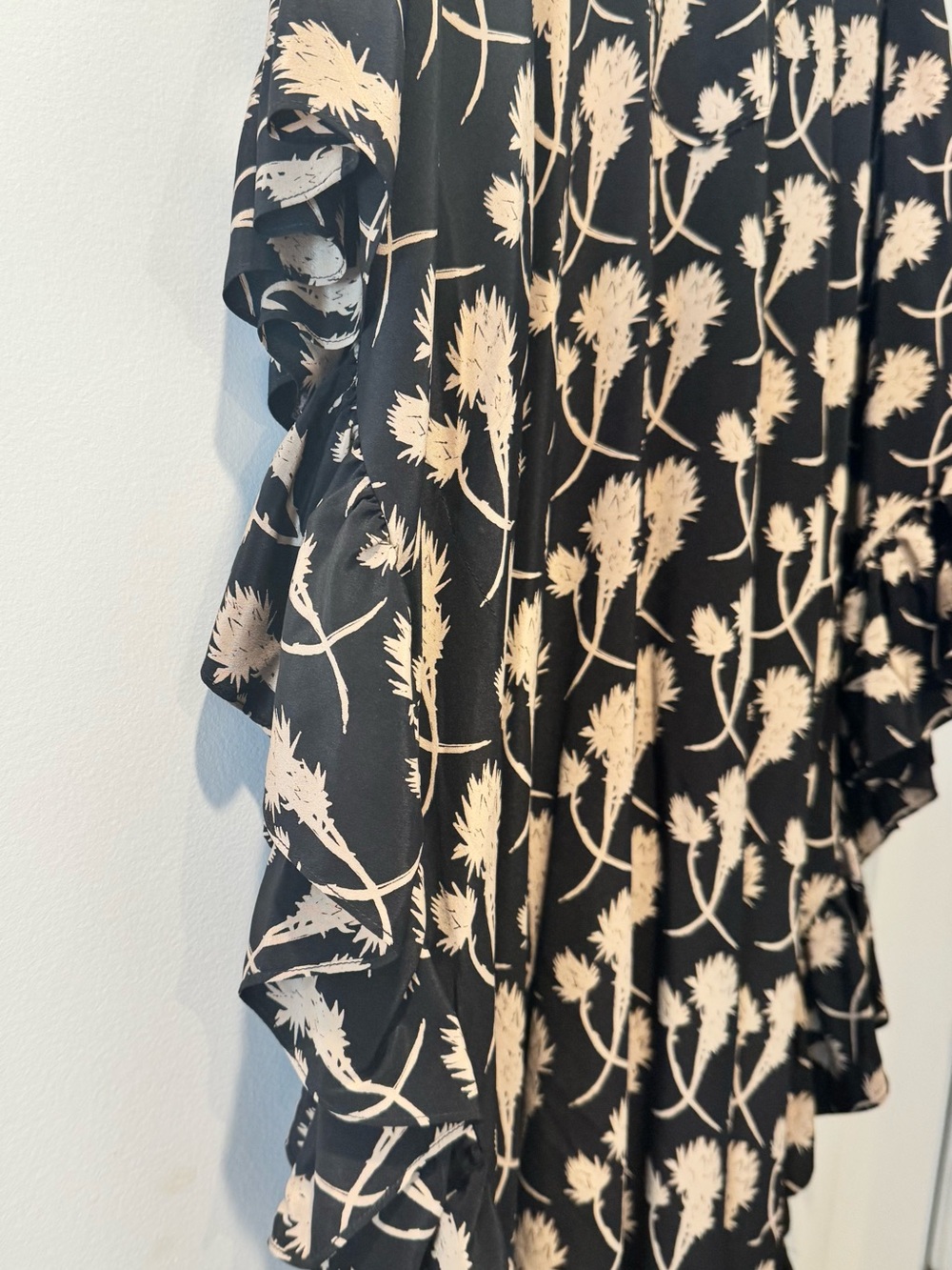 LINDSEY THORNBURG MOOD SWING RUFFLED KAFTAN. Silk. Washable.one size - Picture 4 of 5